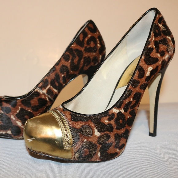 Michael Kors Brown Gold Leopard Print Pumps - Picture 3 of 8